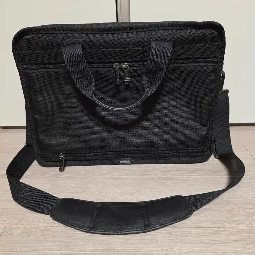 [BUNJANG] TUMI Alpha Essential Brief Laptop Bag / 투미(TUMI) Alpha Essential Brief Laptop