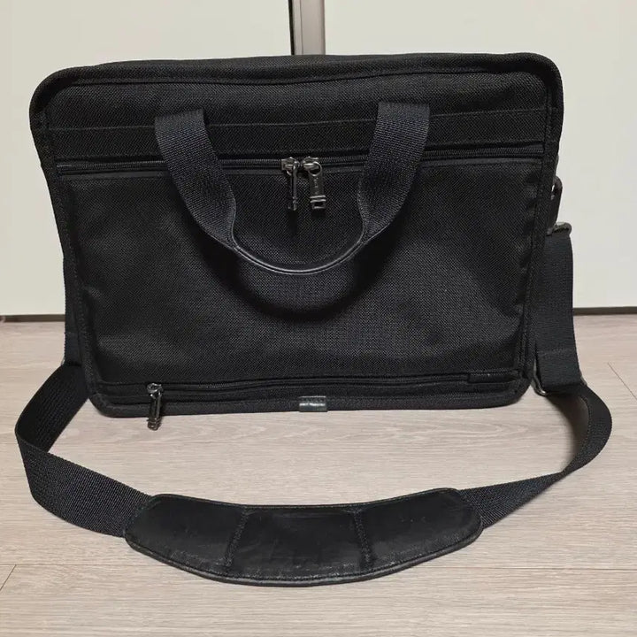 [BUNJANG] TUMI Alpha Essential Brief Laptop Bag / 투미(TUMI) Alpha Essential Brief Laptop