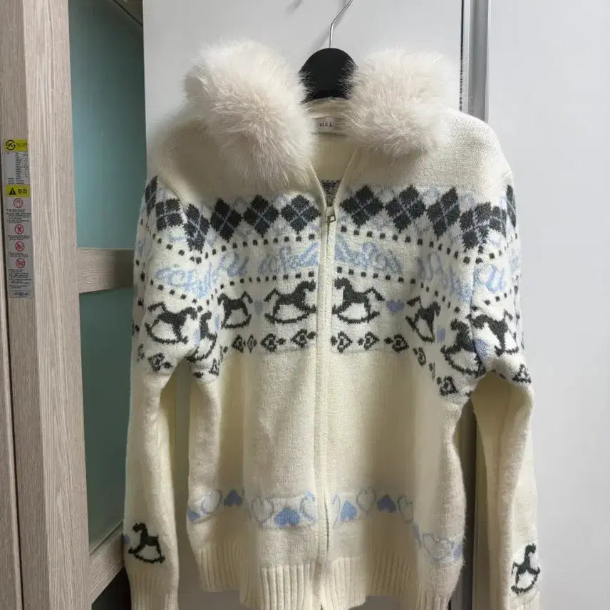 [SOLD OUT] [1번입고 보관만한 새제품무방] 정가 9만8천원 비키 정품 노르딕 퍼 후