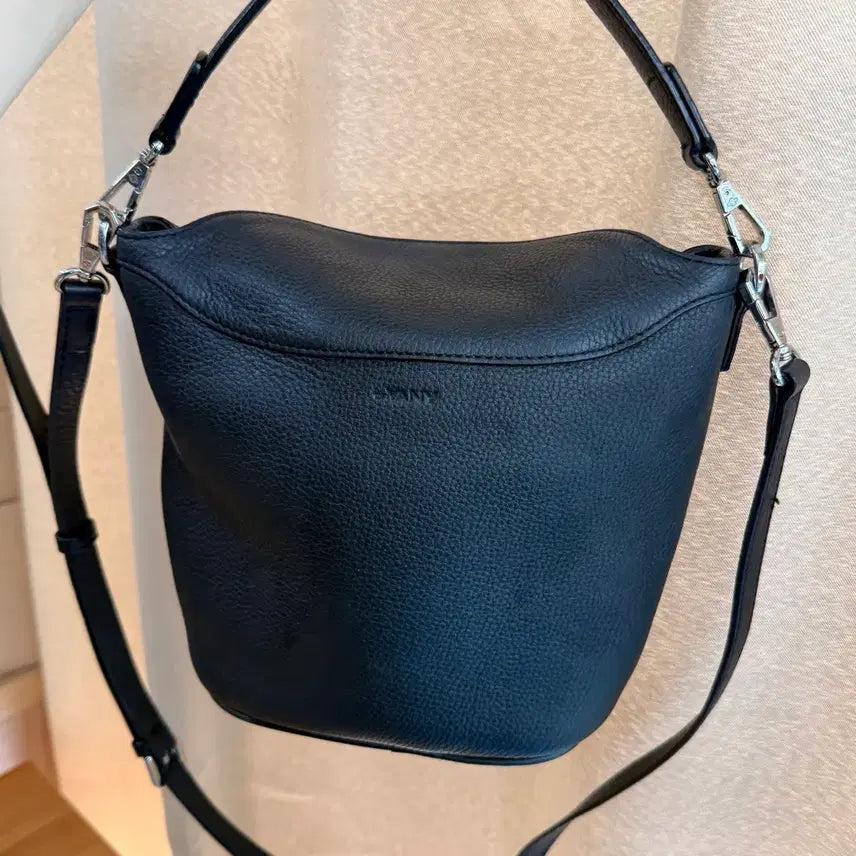 [SOLD OUT] 오야니 여성 로고 크로스바디 숄더백 가방 블랙
