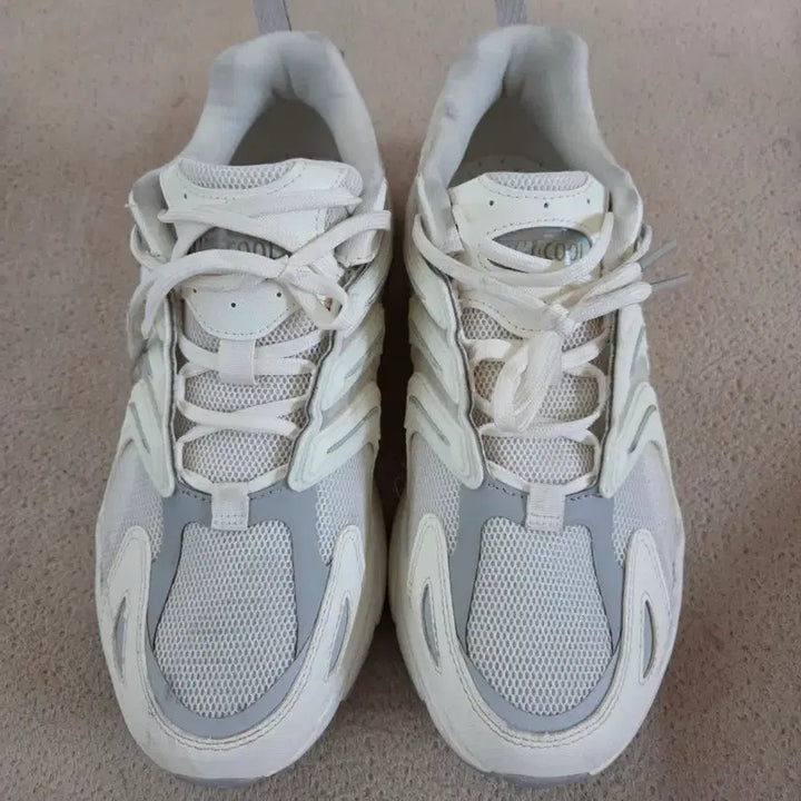[SOLD OUT] 아디다스 화이트 메쉬 운동화