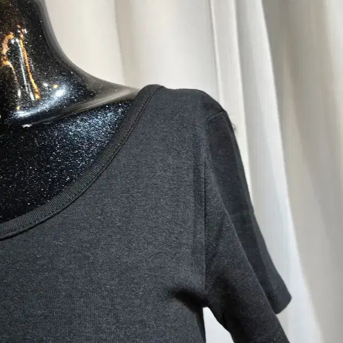 [BUNJANG] Black Side Slit Short Sleeve Top / 한쪽 옆트임 블랙 반팔
