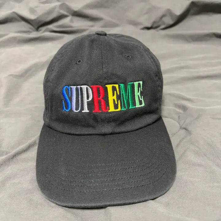 [SOLD OUT] 슈프림 멀티 컬러 로고 워시드 볼캡