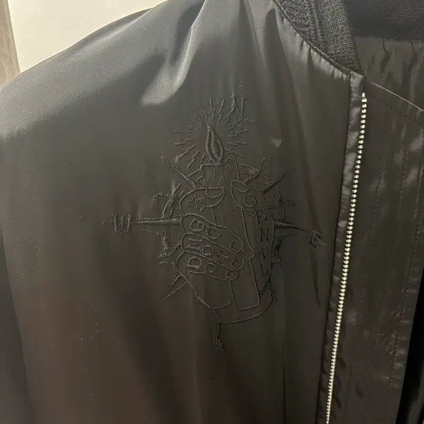 [BUNJANG] TONYWACK Embroidered Flight Jacket / 토니웩 자수 항공점퍼 자켓