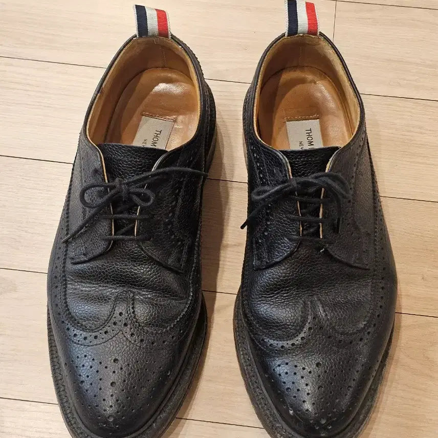 [BUNJANG] Thom Browne Pebble Grain Wingtip Shoes Black UK8 (US9) / [정품] 톰브라운 페블 그레인 윙팁 슈즈 블랙 UK8 (US9)