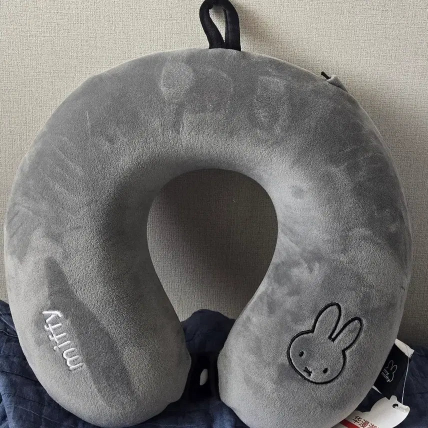 [BUNJANG] Miffy Neck Pillow Cushion / 미피 목베개 목쿠션