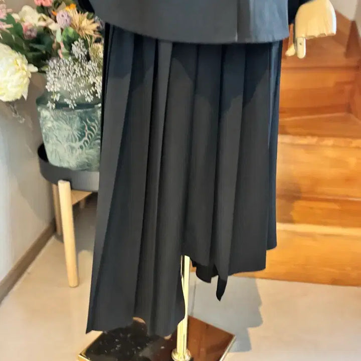[SOLD OUT] 블랙 레이어드 스타일 상의