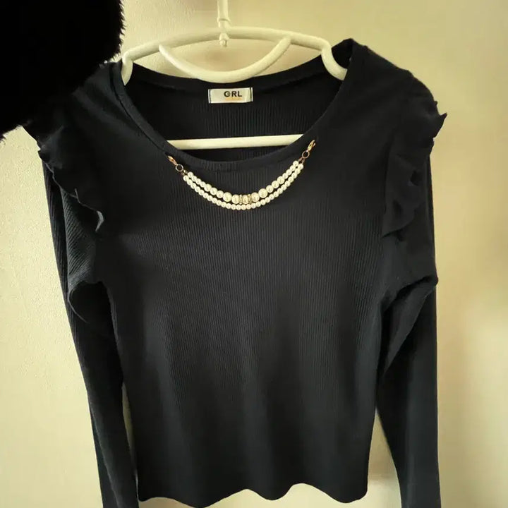 [SOLD OUT] GRL 진주 프릴 니트 스나계 지뢰계