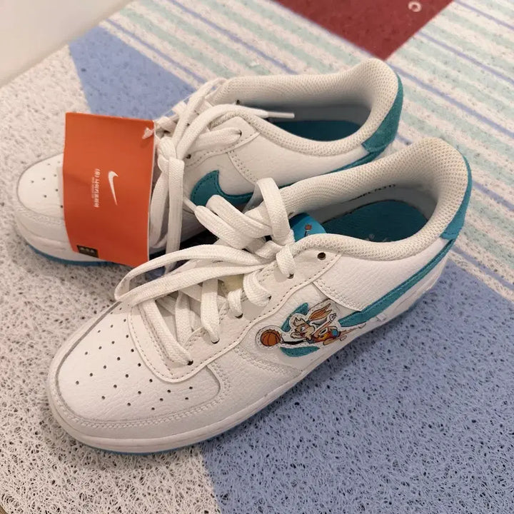[BUNJANG] Nike Air Force Bugs Bunny Collaboration Sneakers / 나이키 에어포스 벅스버니 콜라보 230새상품