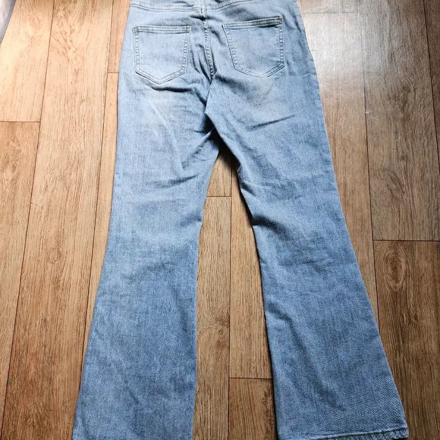 [BUNJANG] S-Size Light Blue Bootcut Jeans / S사이즈 연청 부츠컷 청바지