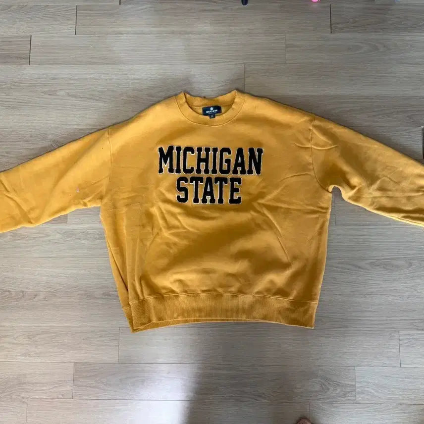[BUNJANG] Yellow Sweatshirt T-Shirt / 노란색 맨투맨 티셔츠팝니다.