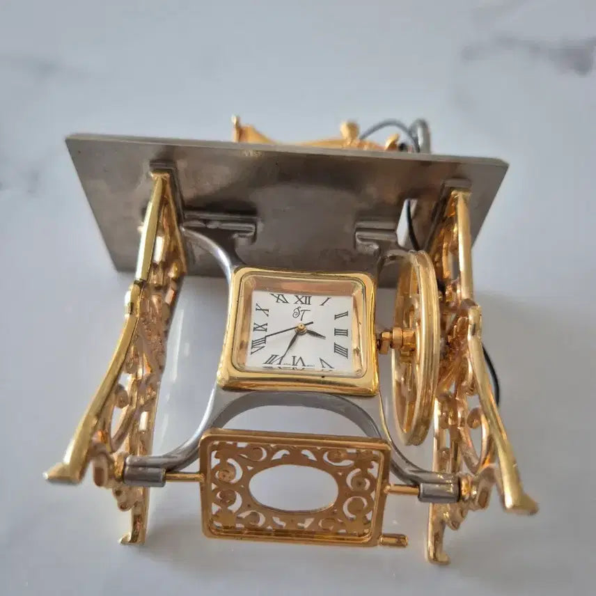 [BUNJANG] Actic Gold Sewing Machine Clock Decor / 미국 액틱 골드 재봉틀  시계 소품