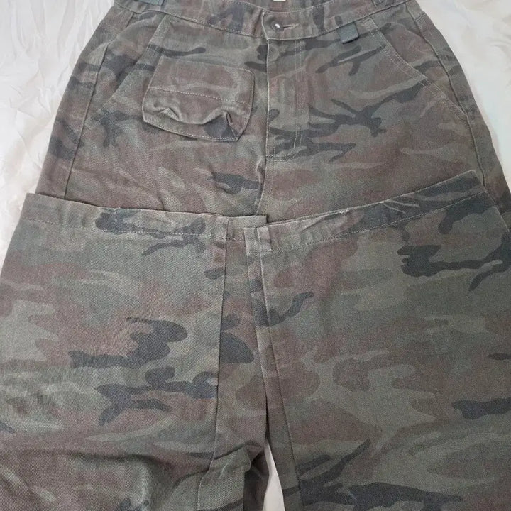 [SOLD OUT] 카락터 카모 팬츠