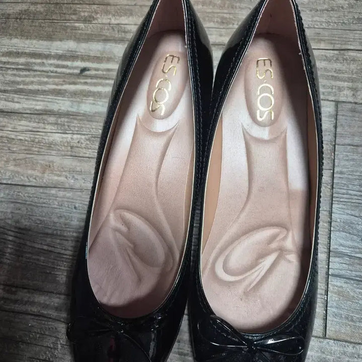 [BUNJANG] ES:COS Black Enamel Flat Shoes / ES:COS 에스코스 검정 에나멜 플랫슈즈