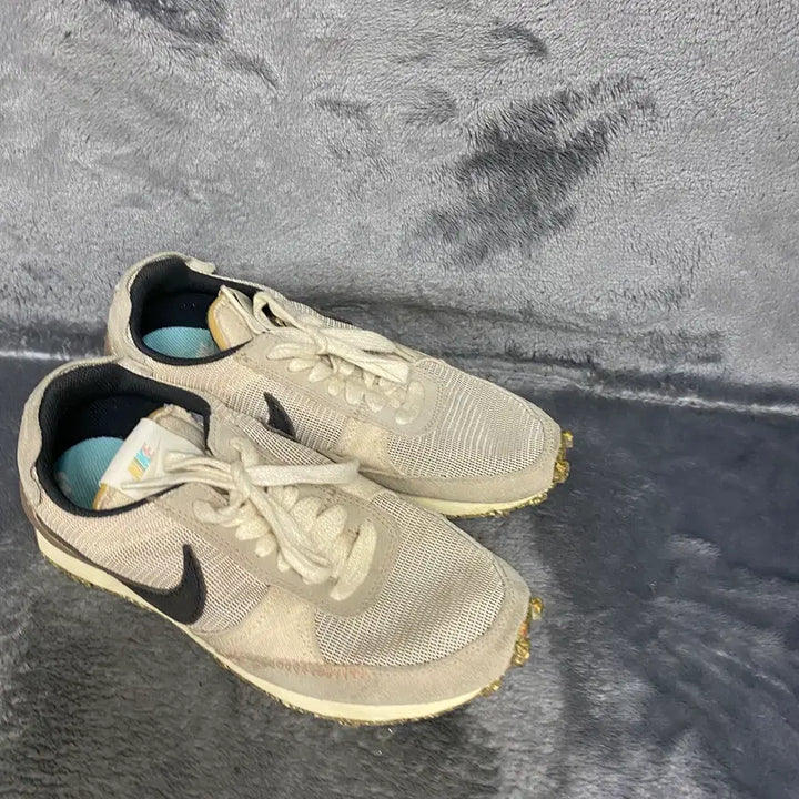 [SOLD OUT] 나이키 운동화 255