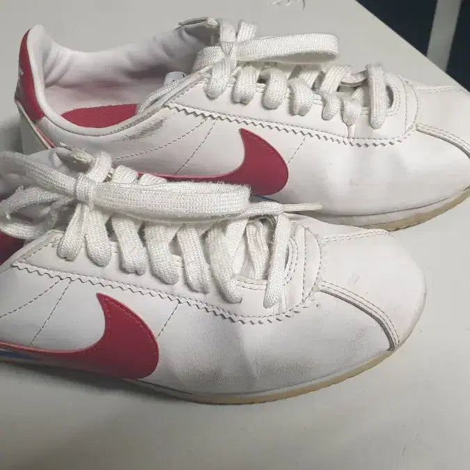 [SOLD OUT] 나이키 코르테즈 흰빨 240