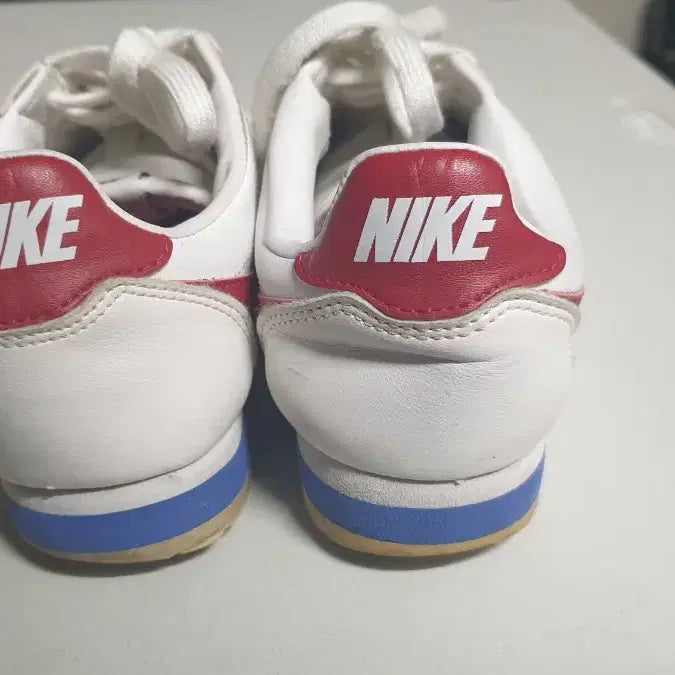 [SOLD OUT] 나이키 코르테즈 흰빨 240