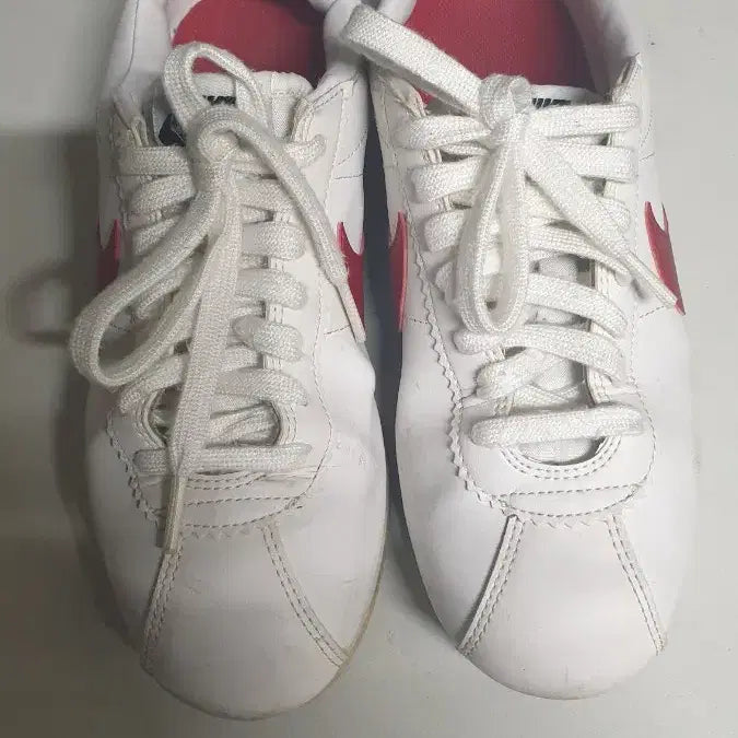 [SOLD OUT] 나이키 코르테즈 흰빨 240