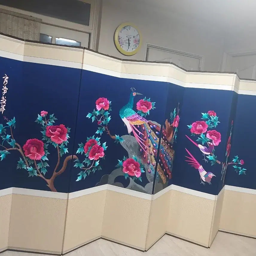 [SOLD OUT] 자수 병풍 공작 모란 8폭