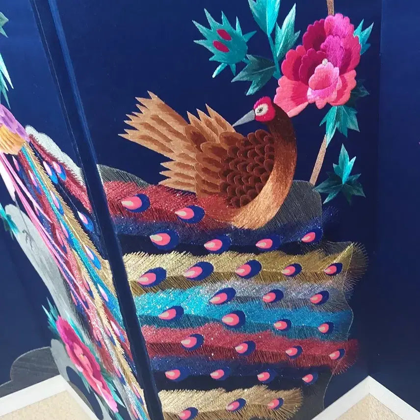 [SOLD OUT] 자수 병풍 공작 모란 8폭