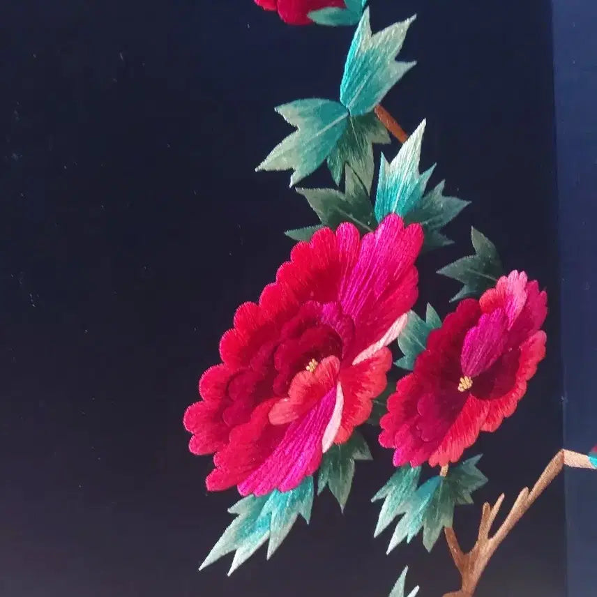 [SOLD OUT] 자수 병풍 공작 모란 8폭