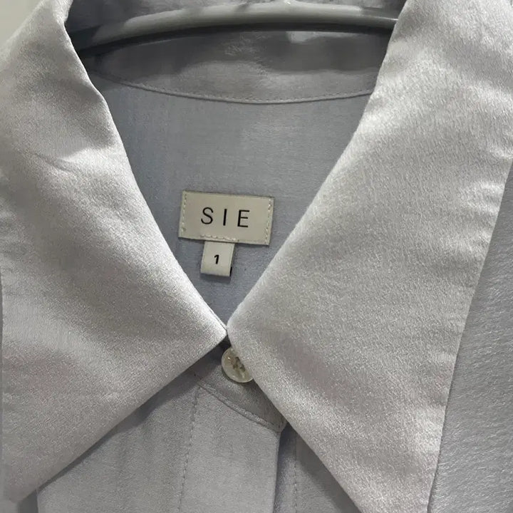 [SOLD OUT] 시에 글리밍시어블라우스셔츠