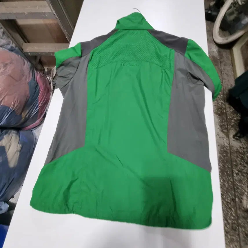 [BUNJANG] Columbia Two-Tone Windbreaker Jacket / 콜롬비아 봄 바람막이 점퍼