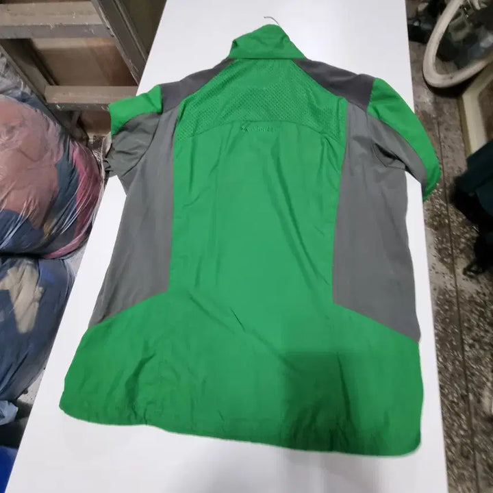 [BUNJANG] Columbia Two-Tone Windbreaker Jacket / 콜롬비아 봄 바람막이 점퍼