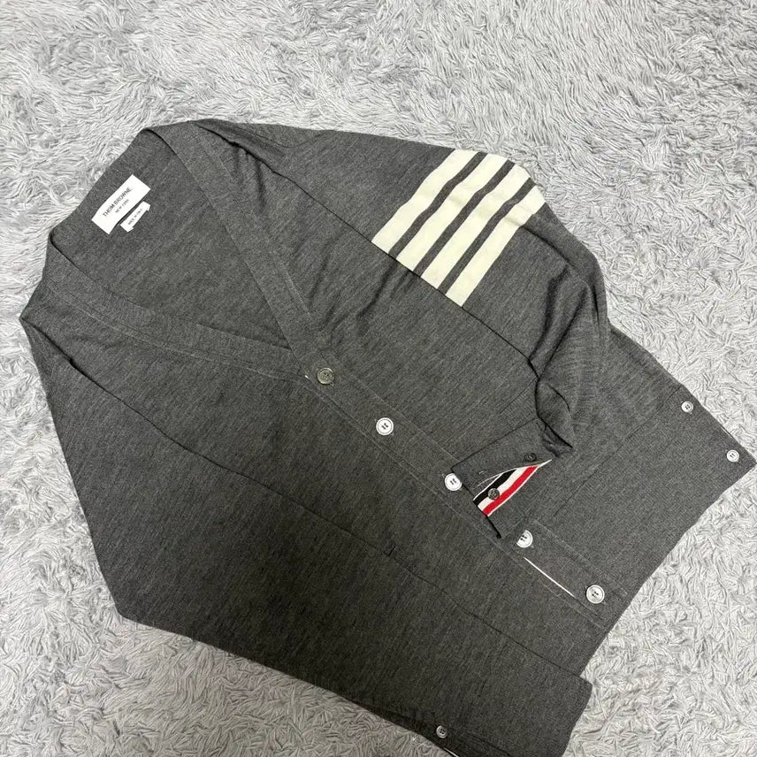 [SOLD OUT] 톰브라운 4선 완장 메리노 울 가디건