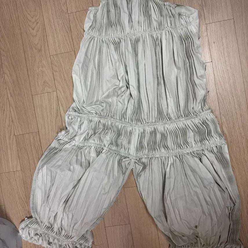 [BUNJANG] Aeongsseu Apron / 에옹쓰 apron 애옹쓰 eonts