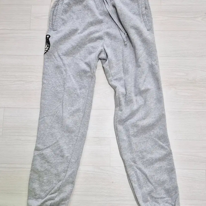 [BUNJANG] Gucci Tiger Embroidered Jogger Pants / (정품) 구찌 타이거 자수 조거 팬츠 바지 S