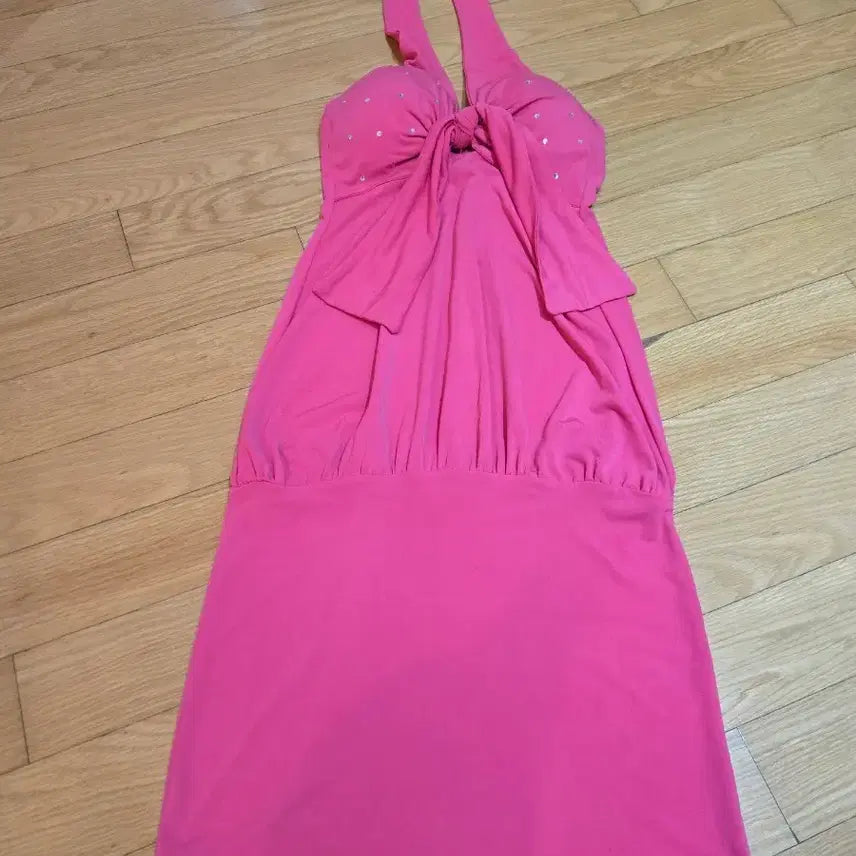 [BUNJANG] Hot Pink Halterneck Mini Dress / 핫핑크 홀터넥 미니 원피스