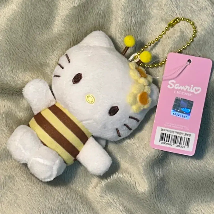 [BUNJANG] Sanrio Hello Kitty Bee Costume Keychain / 택0,새상품) 헬로키티 꿀벌 코스튬 인형 키링