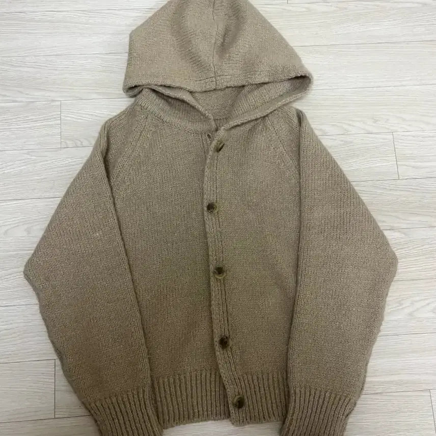 [BUNJANG] Atog Raglan Button Hooded Cardigan (Moca) / 아토그 후드 래글런 단추 가디건(모카)