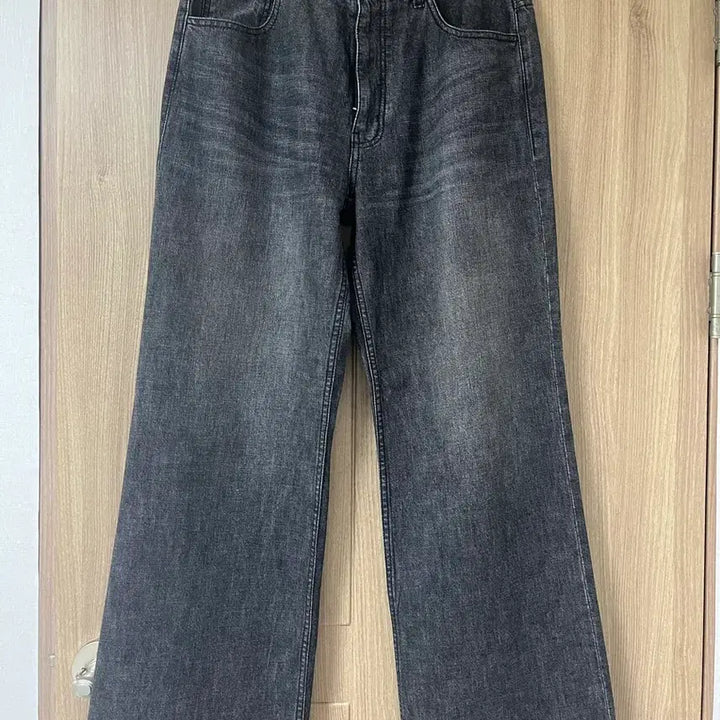 [SOLD OUT] [48] 26SS 솔리드옴므 블랙 와이드 플레어 데님 팬츠