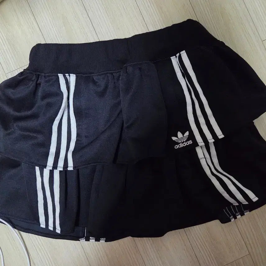 [BUNJANG] Adidas Skirt / 아디다스 치마입니다