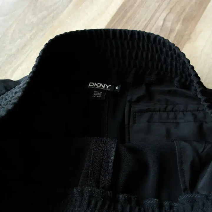 [BUNJANG] DKNY Trousers (Size 30) / DKNY춘추바지/30사이즈/새제품수준