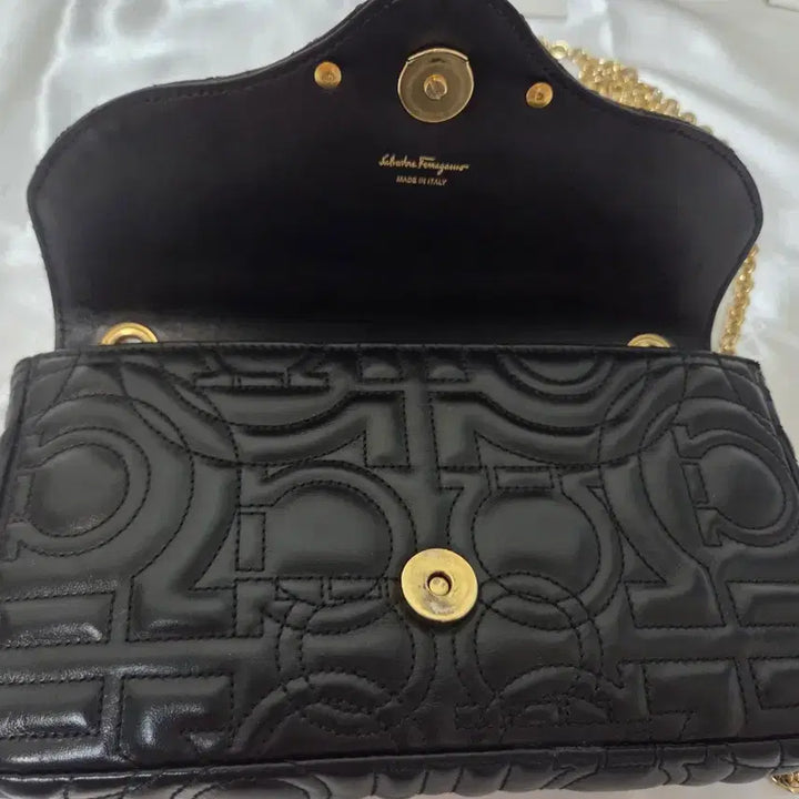 [BUNJANG] Ferragamo Gancini Quilted Chain Bag / 페라가모 간치니 퀼팅 체인백 (정품) 풀구성