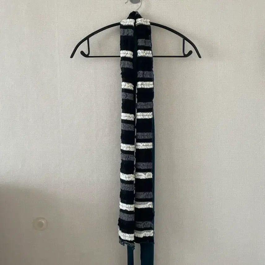 [SOLD OUT] 빈티지 스트라이프 스카프 모리걸