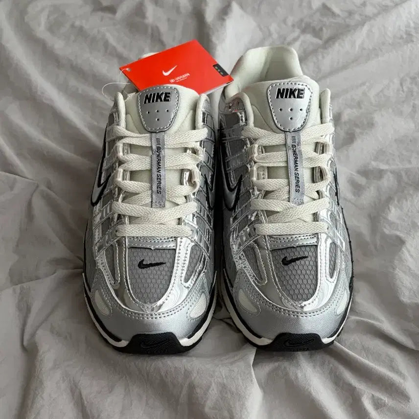 [SOLD OUT] 나이키 / p6000 메탈릭 실버 / 255