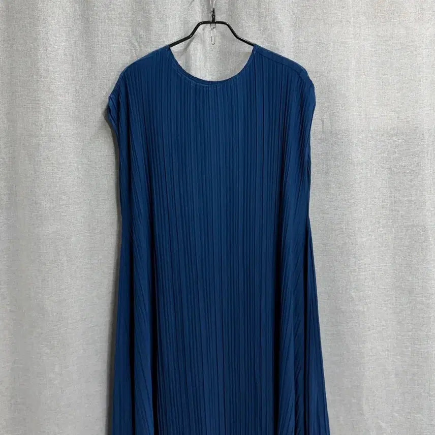 [BUNJANG] Navy Pleated Sleeveless Long Dress / [FREE] 플리츠 민소매 롱 원피스 (네이비)