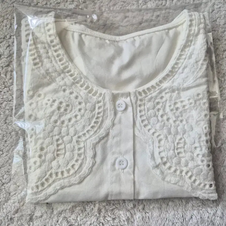[BUNJANG] White Cotton Punch Lace Collar Blouse Top / 미착용새제품) 화이트 면 펀칭 레이스 카라