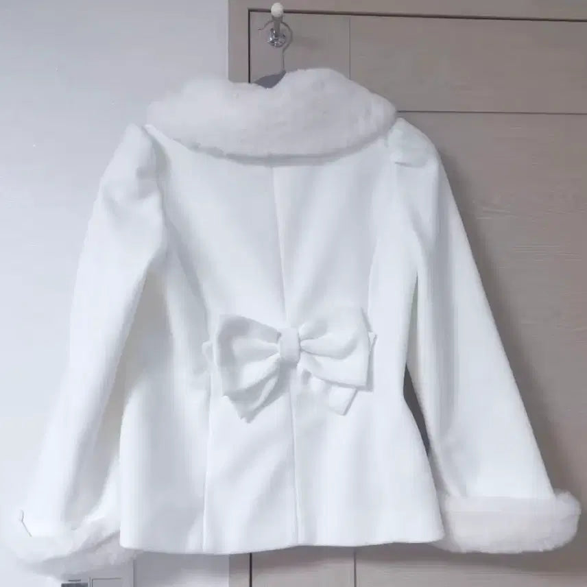 [BUNJANG] Majoretty White Short Coat / 마죠리티 majoretty 화이트 숏코트 아우터 지뢰계 양산형 걸리