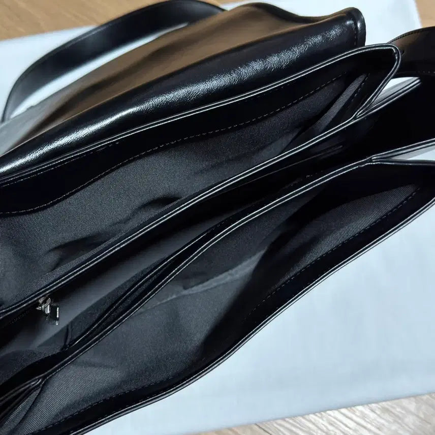 [BUNJANG] J.ESTINA REVE Messenger Bag / 제이에스티나 메신저백 팝니다!