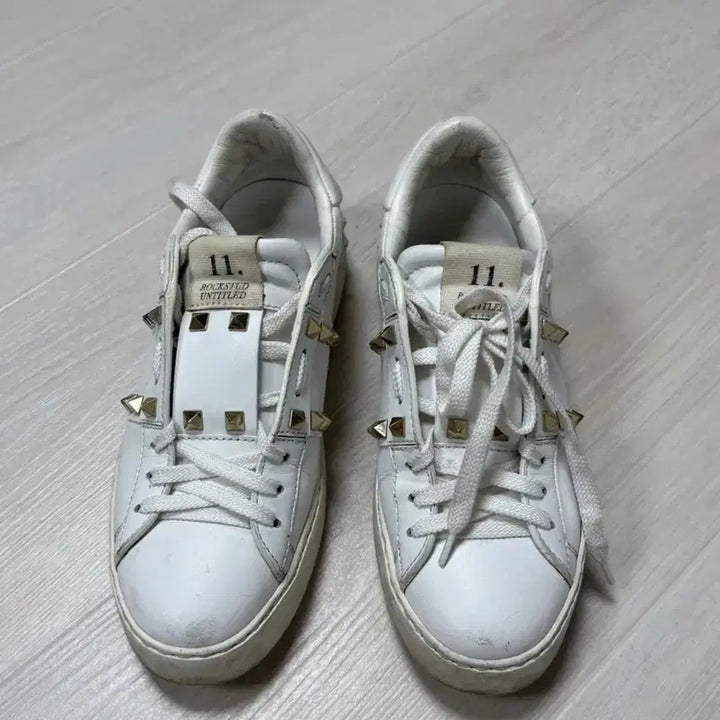 [BUNJANG] Valentino Rockstud Sneakers (Size 36) / 발렌티노 락스터드 스니커즈 36
