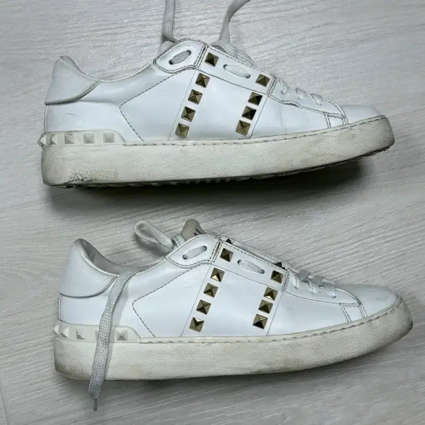 [BUNJANG] Valentino Rockstud Sneakers (Size 36) / 발렌티노 락스터드 스니커즈 36