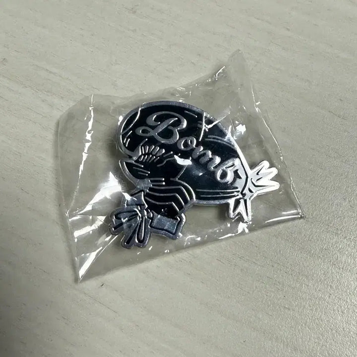 [SOLD OUT] 체인소맨 모티브 뱃지 레제 밤