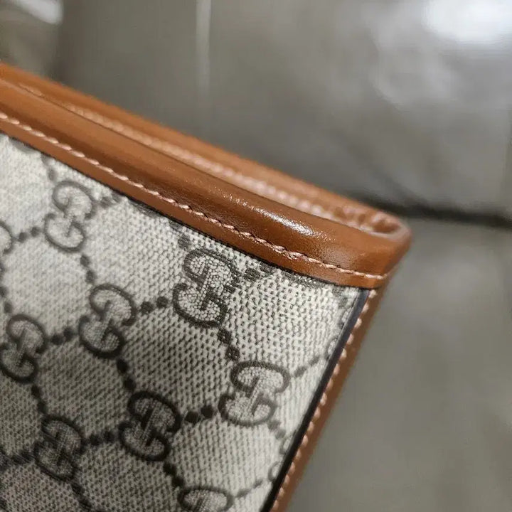 [SOLD OUT] 구찌 GG 인터로킹 수프림 미니 토트백(1회 착용)