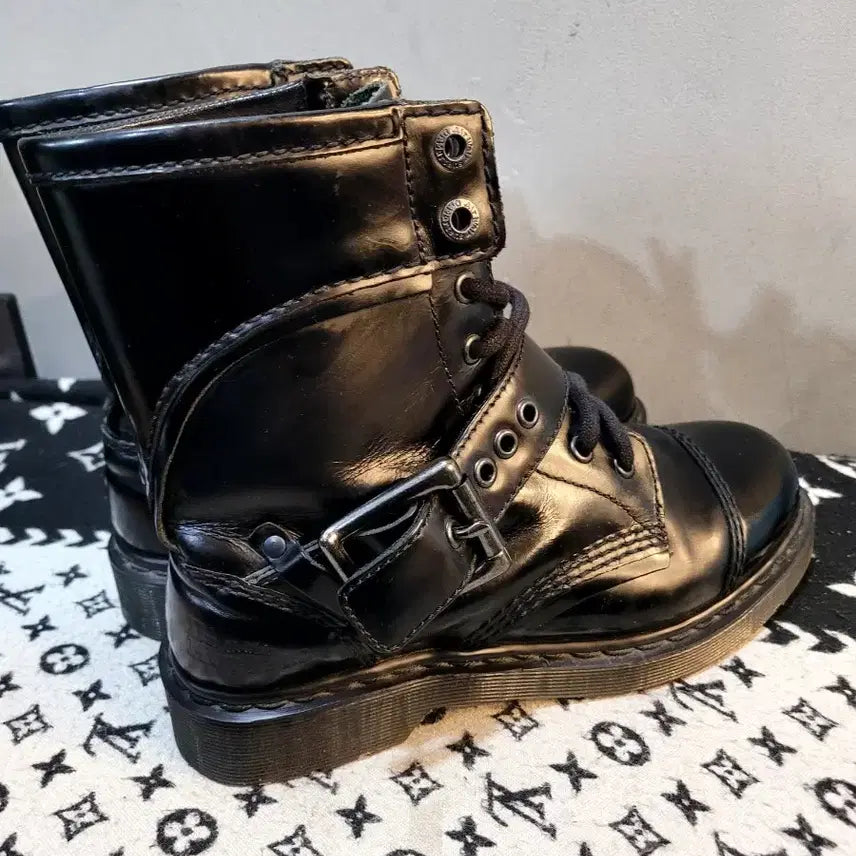 [BUNJANG] Dr. Martens 1460 Triumph Biker Boots / 정품 닥터마틴 1460 트라이엄프 바이커 부츠