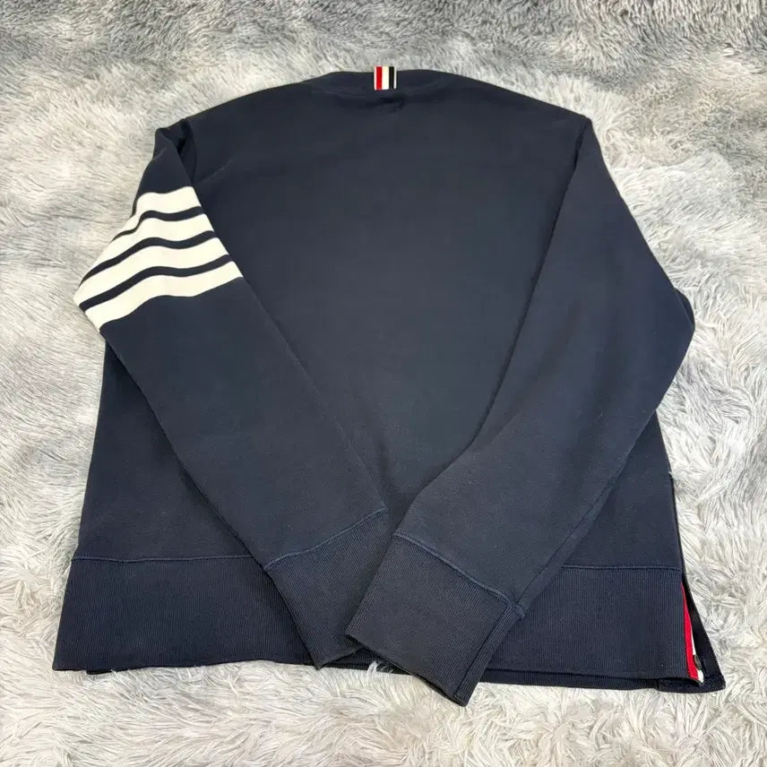 [BUNJANG] Thom Browne Diagonal Stripe Sweatshirt Navy / [리엘중고명품] 톰브라운 사선완장 맨투맨 네이비 4사이즈